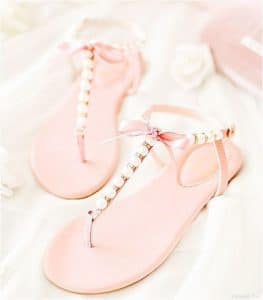 como hacer sandalias con perlas en rosa