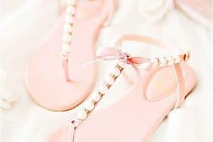 como hacer sandalias con perlas en rosa
