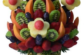 Espectaculares canastas de frutas decoradas como rico adorno