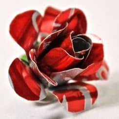 Las flores con latas de aluminio en tu decoración moderna