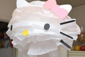 piñatas con material reciclado hello kitty
