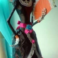 Ideas sobre como vestir una catrina de papel en pocos pasos