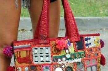 Los bolsos artesanales de tela como se deben llevar hoy