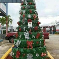 Haz unos pinos de navidad reciclados originales e inmensos