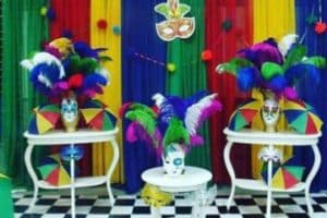 decoracion de carnaval para fiestas coloridas