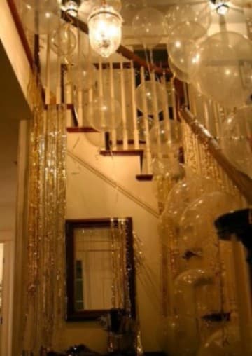 decoracion fiesta fin de año en casa con globos