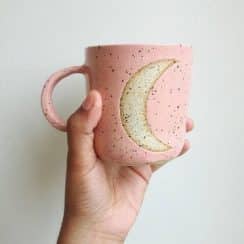 Decora tus tazas pintadas a mano con estas recomendaciones