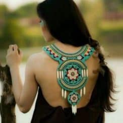 Originales y misticos collares en mostacilla indigenas