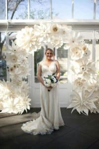 decoracion de fiestas con flores de papel para bodas
