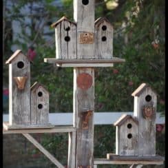 Diseños originales de casitas de madera para pajaros