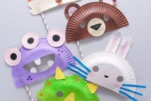 juguetes con material descartable mascaras