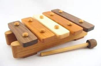 Algunos divertidos juguetes de madera para bebes