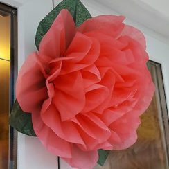 Flores de papel seda grandes para decorar tus fiestas