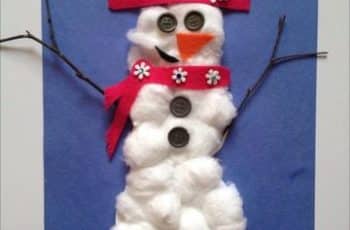 Materiales para crear un muñeco de nieve con algodon