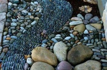 Piedras para decorar jardines de distintas formas y colores