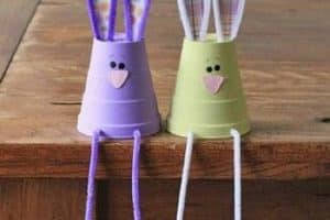 manualidades con vasos de plastico para niños