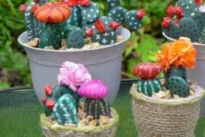 manualidades piedras pintadas de cactus