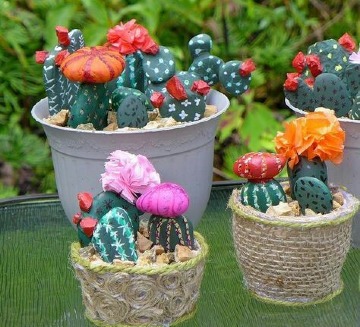 manualidades piedras pintadas de cactus