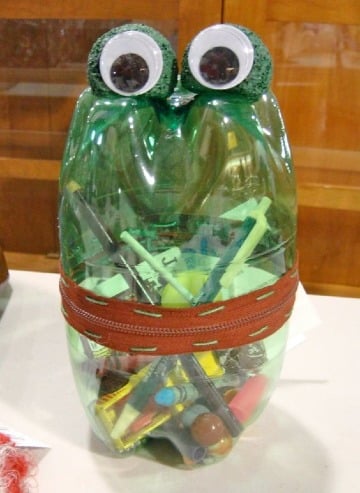 cartucheras de botellas de plastico para niños