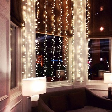 Uso de luces navideñas en ventanas para todo el año 2019 - Manualidades para hacer en casa