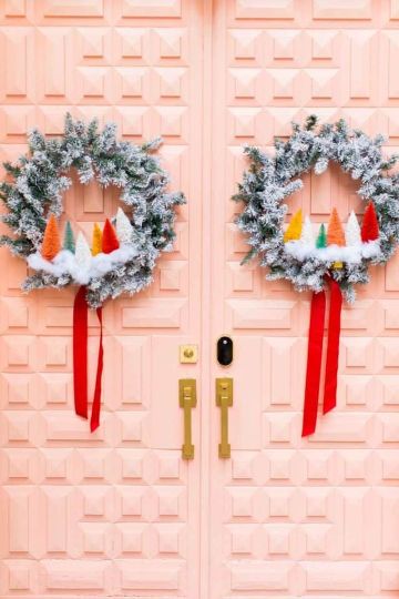 adornos navideños para puertas con nieve