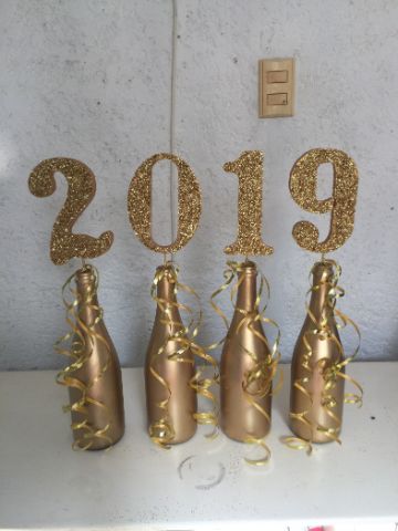 cotillon para año nuevo con botellas