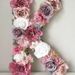 4 ejemplos de letras hechas con flores para que te inspires