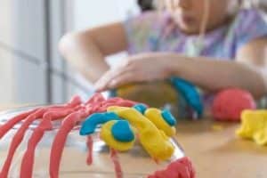 4 tipos de trabajos con plastilina para niños