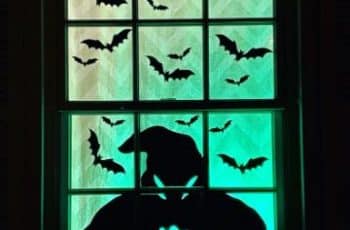 4 hermosas ventanas decoradas de halloween en casa