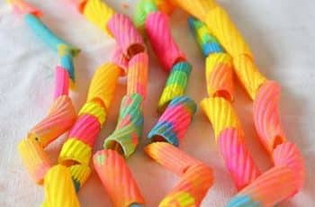 4 estilos de manualidades con fideos para niños