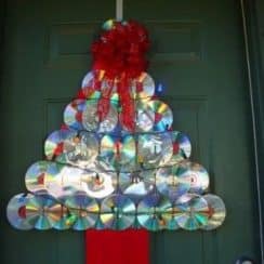 Te mostramos como hacer un arbol de navidad con cd usados