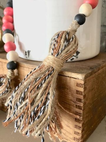 manualidades con arpillera y lana para la casa