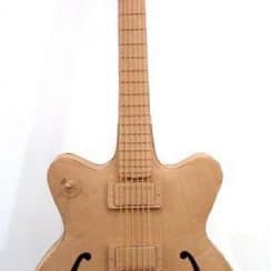 2 tipos de guitarras hechas de carton para hacer un gran regalo