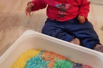 4 manualidades con arroz de colores para niños y adultos