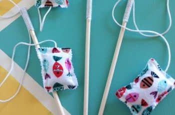 3 ideas para juguetes caseros para gatos