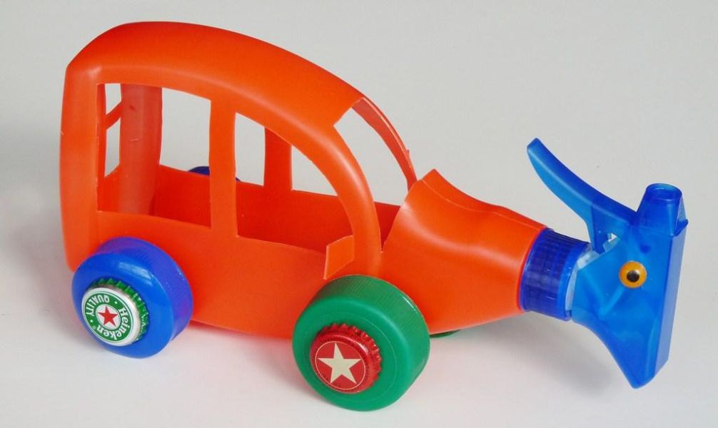 cómo hacer un juguete fácil con plastico