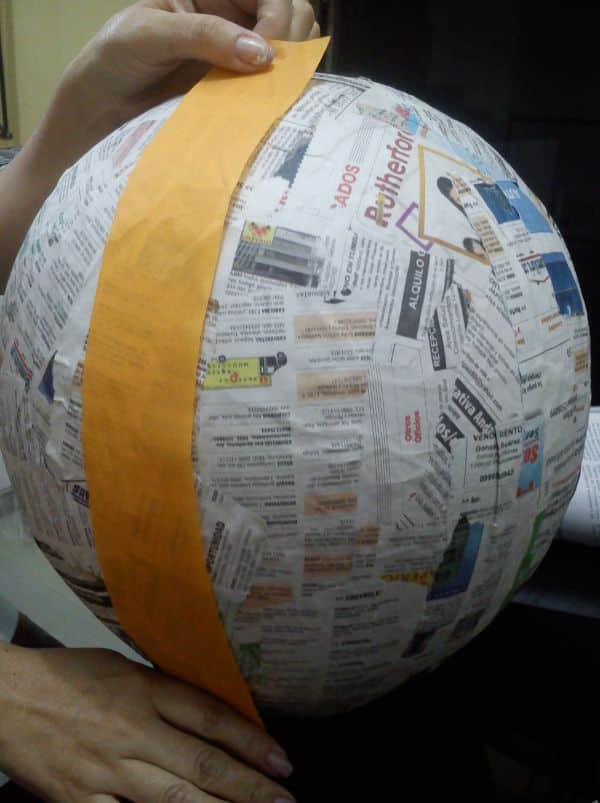 cómo hacer una pelota de papel estilo piñata