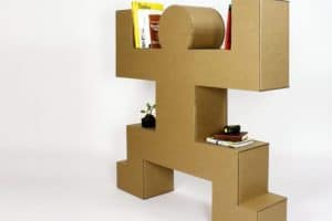 mueble de cartón reciclado figuras